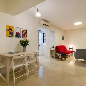 Cozy In The Carmel Center , חיפה ישראל